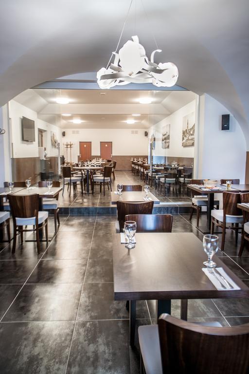 Bílina Hotel U Lva מראה חיצוני תמונה