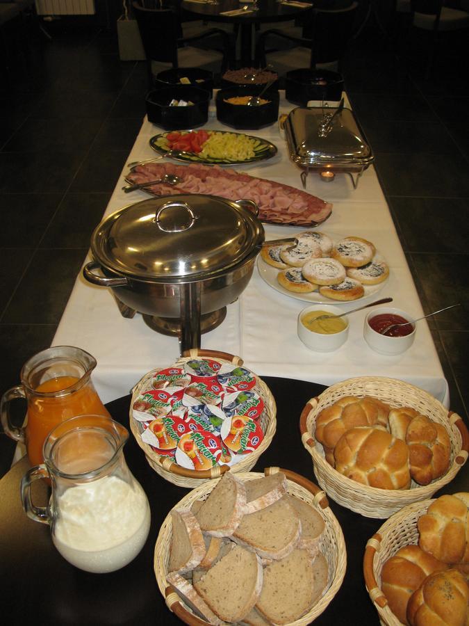 Bílina Hotel U Lva מראה חיצוני תמונה
